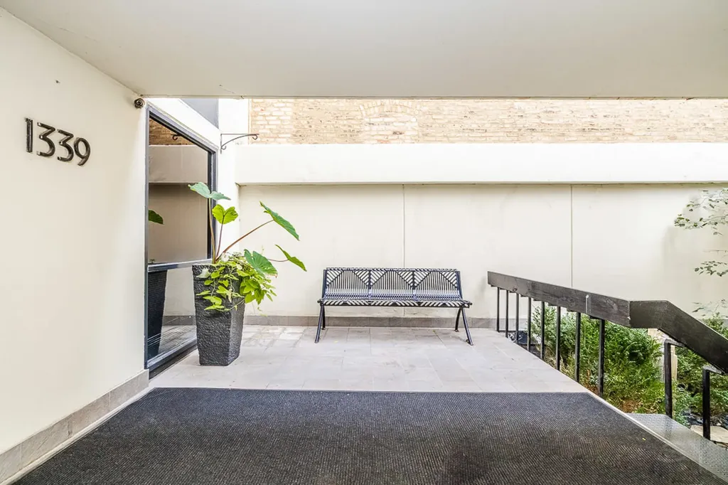 1339 North Dearborn Street Chicago IL 60610