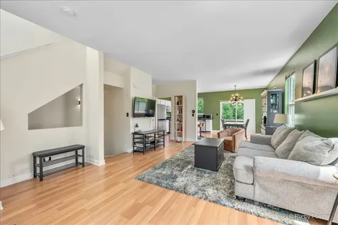 670 Littleton Trail Elgin IL 60120