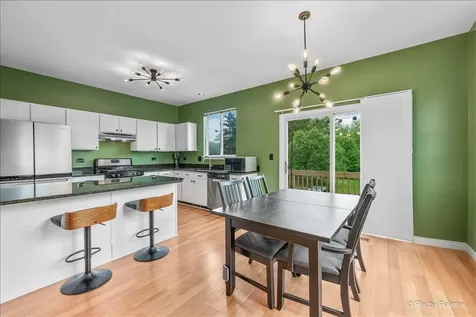 670 Littleton Trail Elgin IL 60120