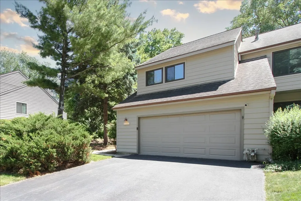 1512 Kirkwood Drive Geneva IL 60134