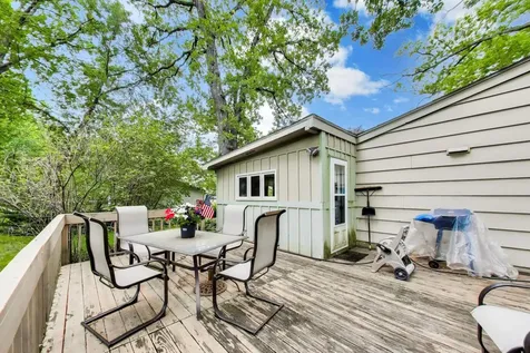 1281 Banbury Road Mundelein IL 60060