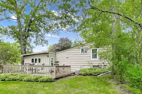 1281 Banbury Road Mundelein IL 60060
