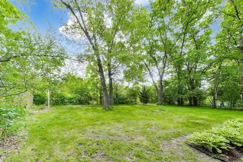 1281 Banbury Road Mundelein IL 60060