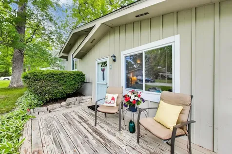 1281 Banbury Road Mundelein IL 60060