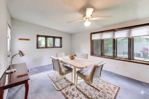 1281 Banbury Road Mundelein IL 60060