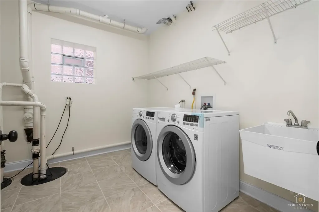 3326 South Lituanica Avenue Chicago IL 60608