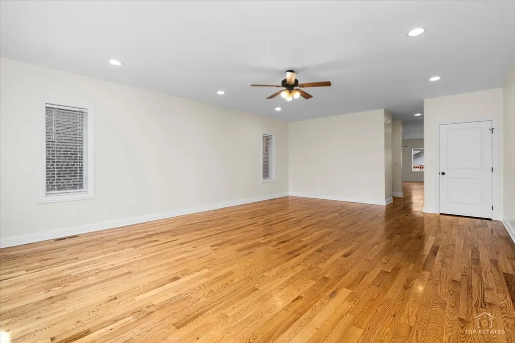 3326 South Lituanica Avenue Chicago IL 60608