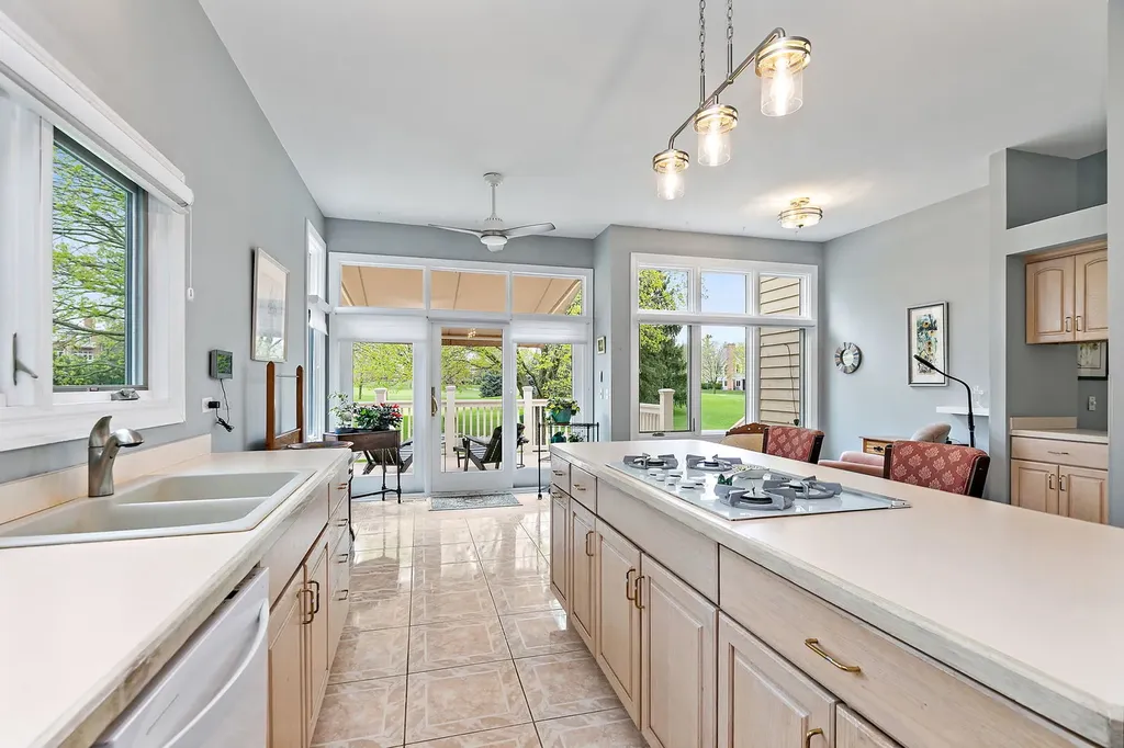 3 Sunvalley Court Lake In The Hills IL 60156