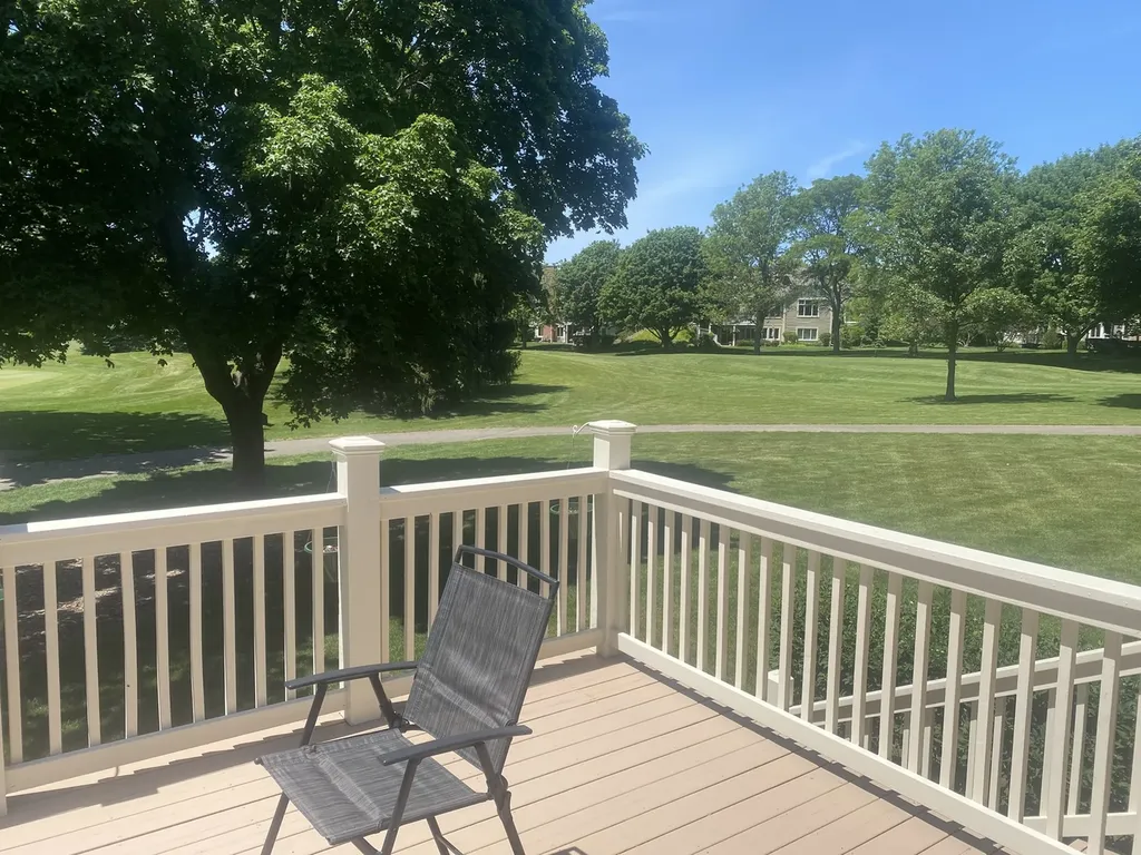 3 Sunvalley Court Lake In The Hills IL 60156