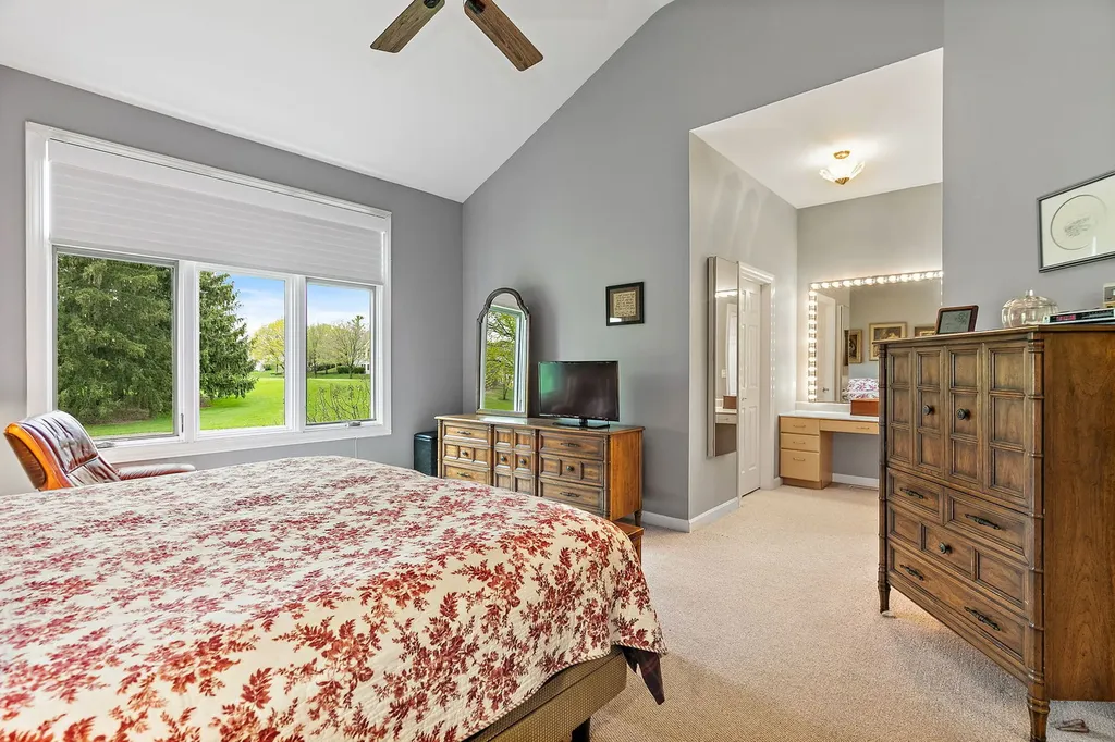 3 Sunvalley Court Lake In The Hills IL 60156