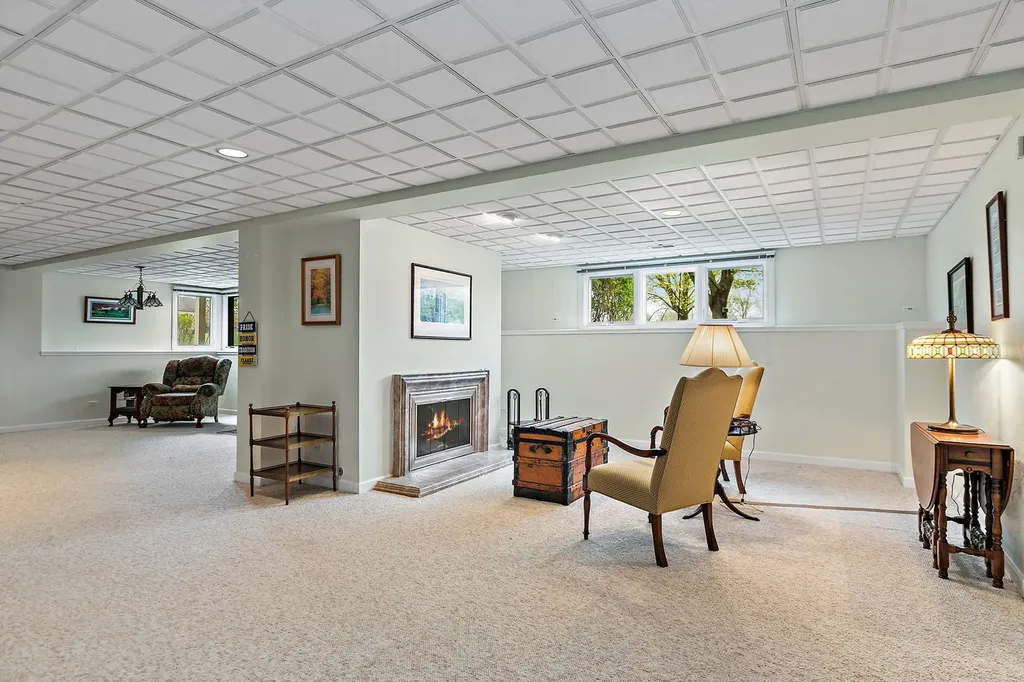 3 Sunvalley Court Lake In The Hills IL 60156