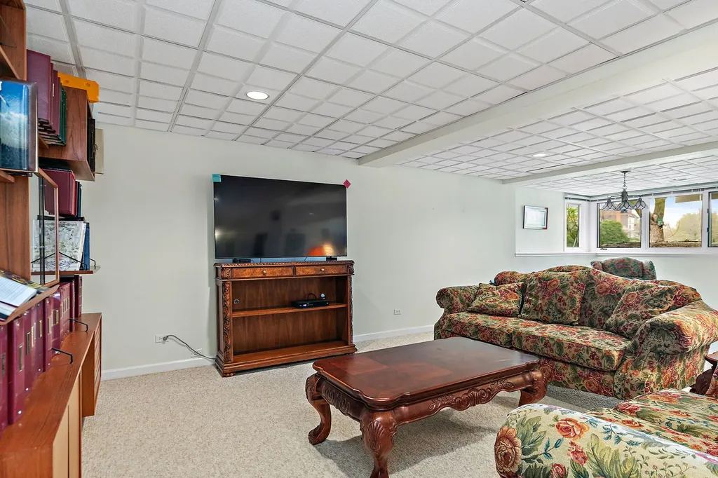 3 Sunvalley Court Lake In The Hills IL 60156