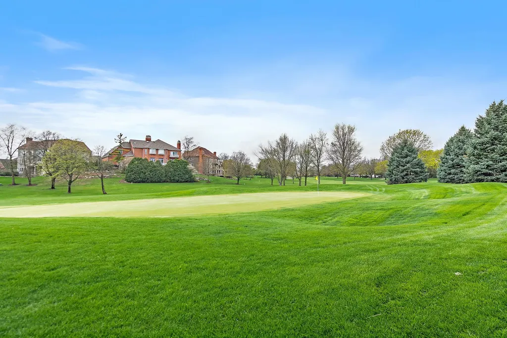 3 Sunvalley Court Lake In The Hills IL 60156