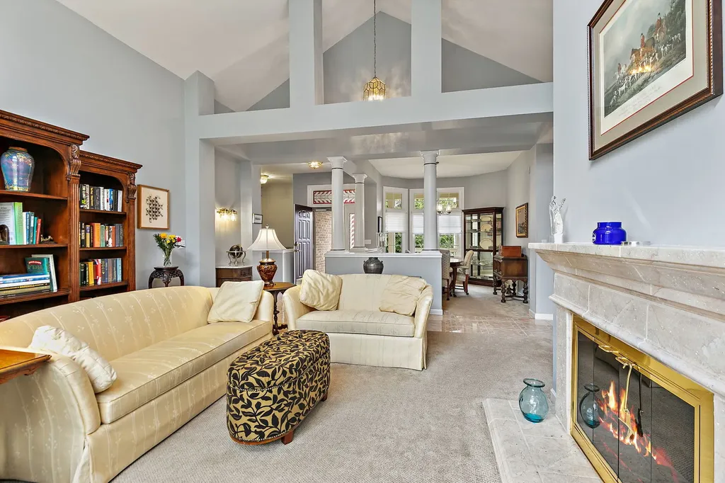3 Sunvalley Court Lake In The Hills IL 60156