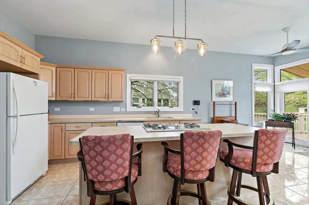 3 Sunvalley Court Lake In The Hills IL 60156
