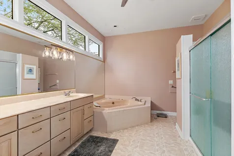 3 Sunvalley Court Lake In The Hills IL 60156