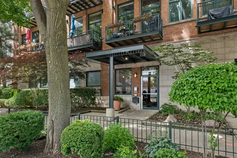 920 West Sheridan Road Chicago IL 60613