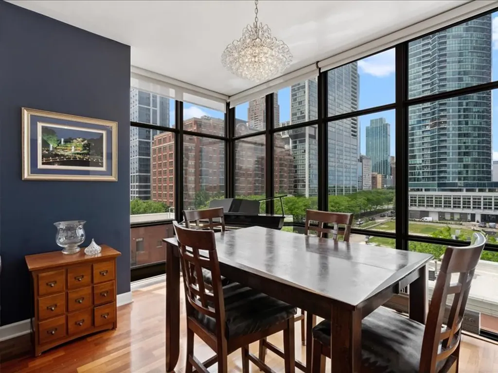 1322 South Prairie Avenue Chicago IL 60605