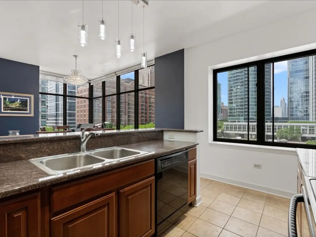 1322 South Prairie Avenue Chicago IL 60605