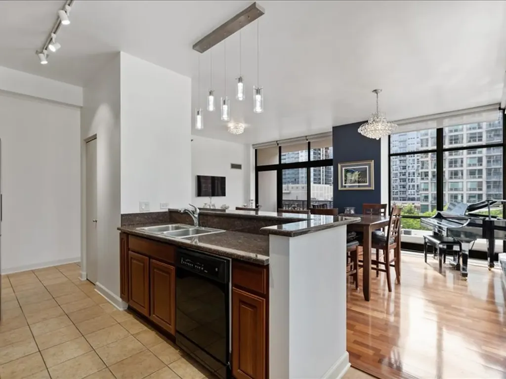 1322 South Prairie Avenue Chicago IL 60605