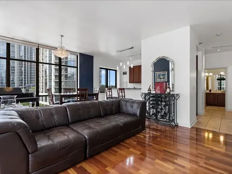 1322 South Prairie Avenue Chicago IL 60605