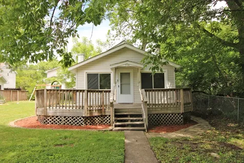 338 East Lakeview Avenue Round Lake Beach IL 60073