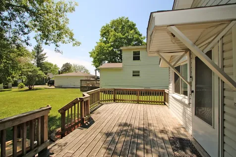 338 East Lakeview Avenue Round Lake Beach IL 60073