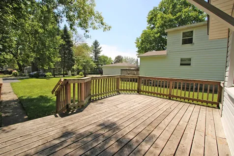 338 East Lakeview Avenue Round Lake Beach IL 60073