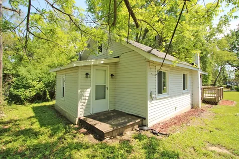 338 East Lakeview Avenue Round Lake Beach IL 60073