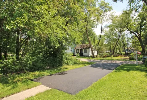 338 East Lakeview Avenue Round Lake Beach IL 60073