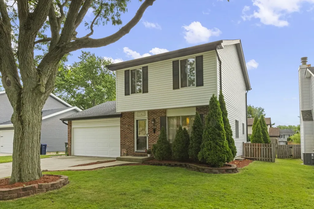 1142 Greensfield Drive Naperville IL 60563
