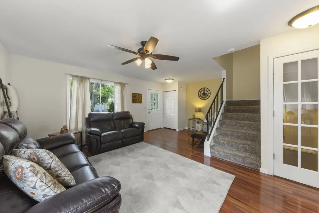 1142 Greensfield Drive Naperville IL 60563