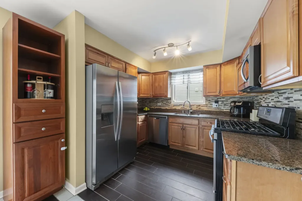 1142 Greensfield Drive Naperville IL 60563