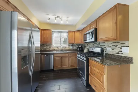 1142 Greensfield Drive Naperville IL 60563