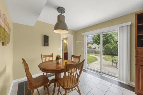 1142 Greensfield Drive Naperville IL 60563