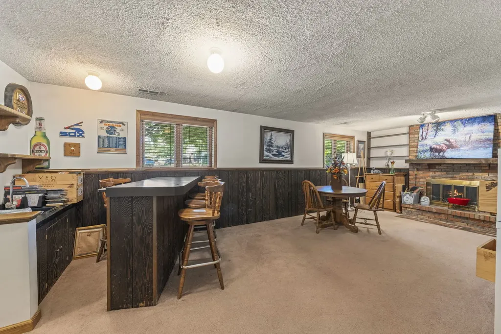 11S669 Schillinger Drive Naperville IL 60564
