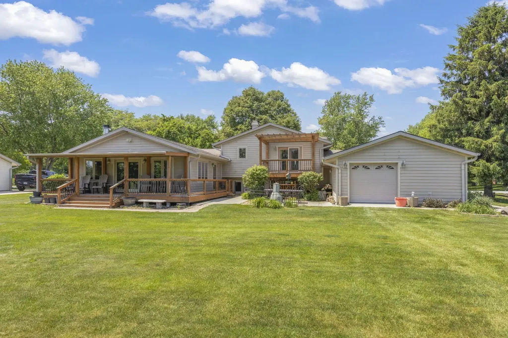 11S669 Schillinger Drive Naperville IL 60564