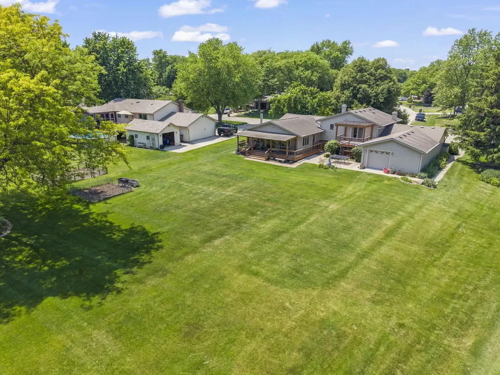11S669 Schillinger Drive Naperville IL 60564