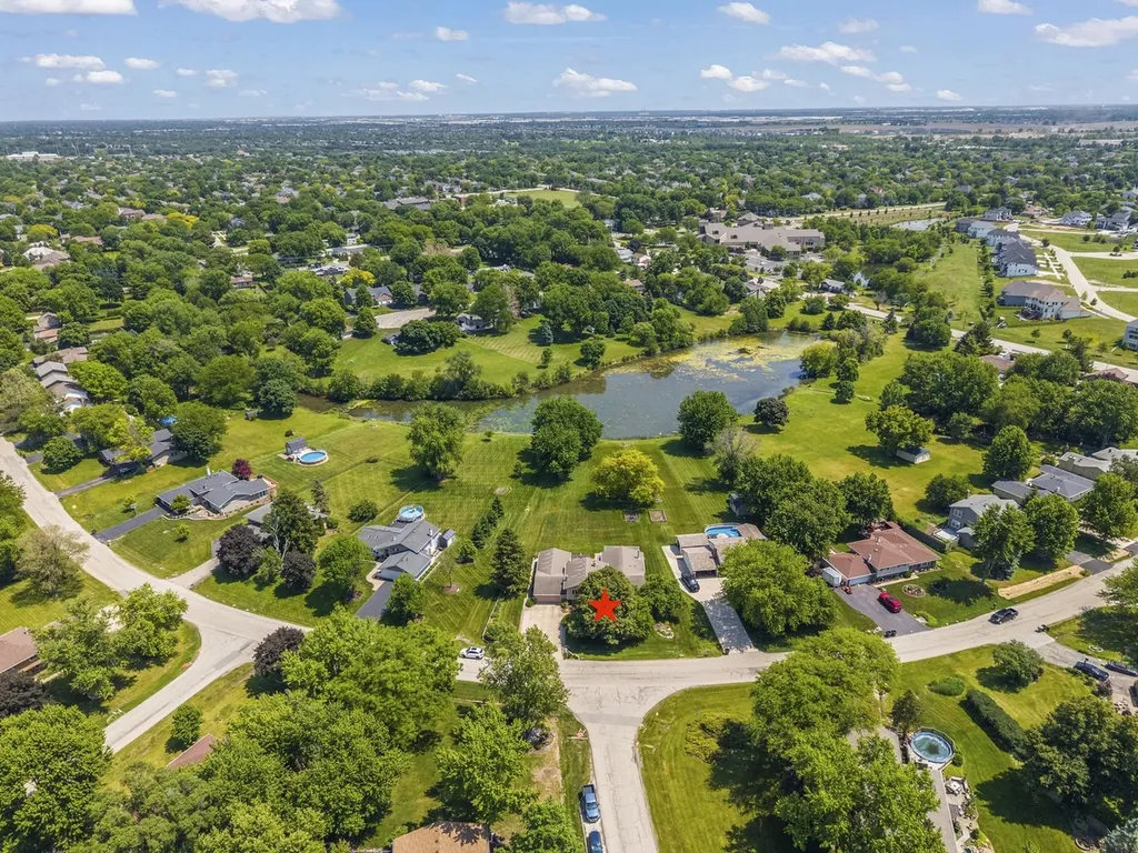11S669 Schillinger Drive Naperville IL 60564