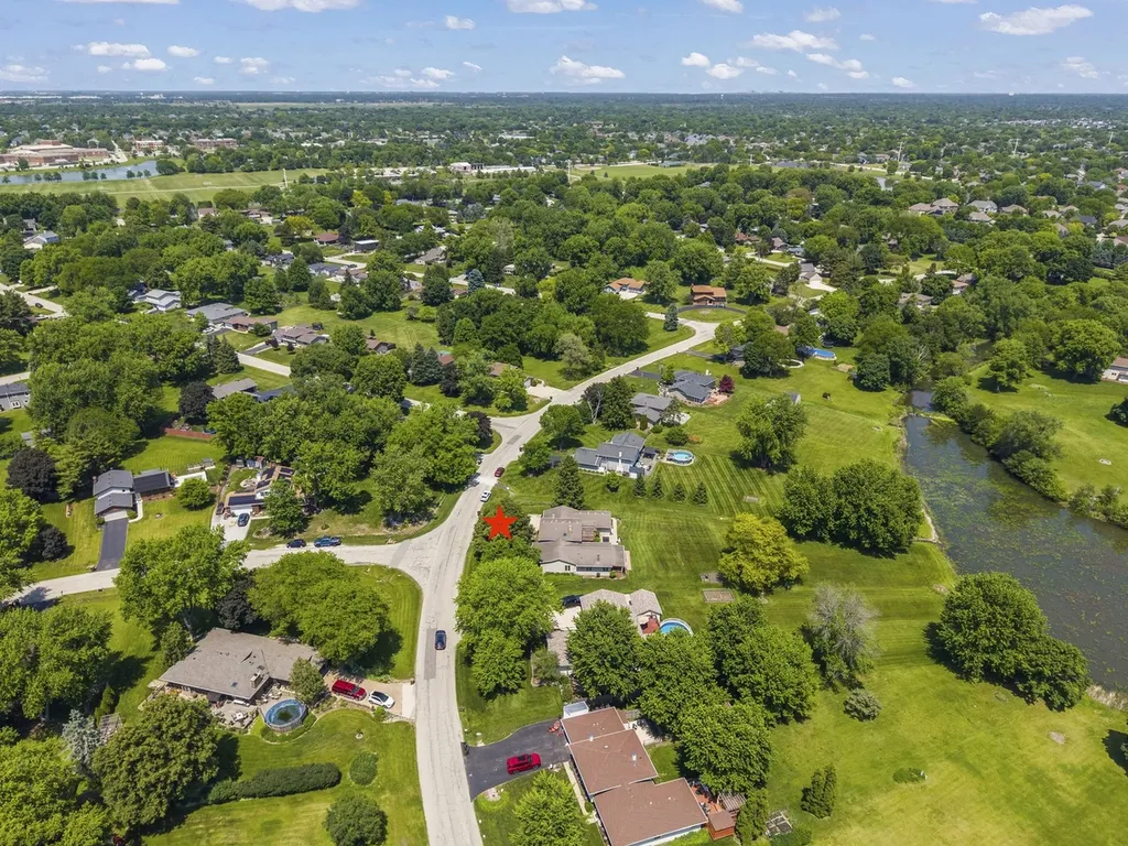 11S669 Schillinger Drive Naperville IL 60564