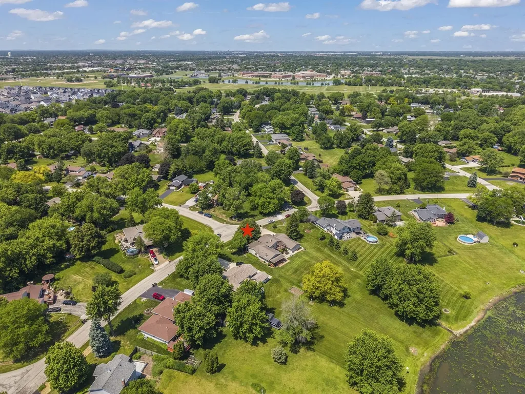 11S669 Schillinger Drive Naperville IL 60564