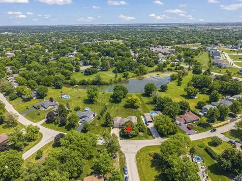 11S669 Schillinger Drive Naperville IL 60564