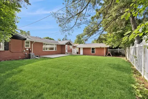 629 Dundee Avenue Flossmoor IL 60422