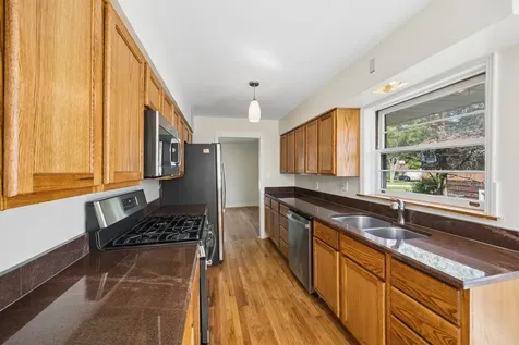 629 Dundee Avenue Flossmoor IL 60422