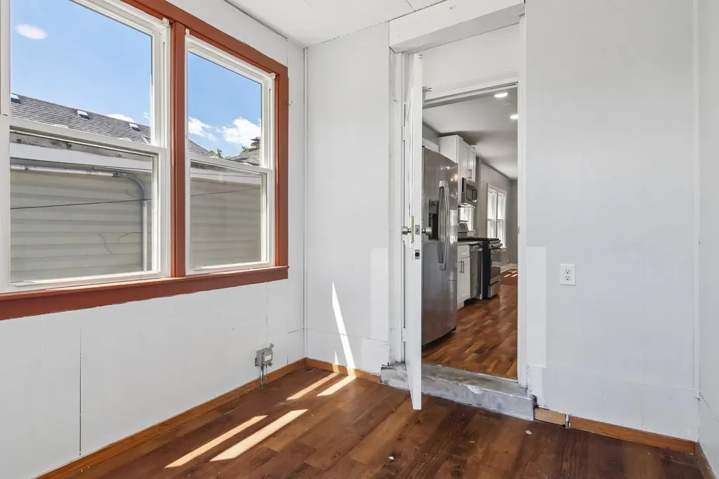 9913 South Parnell Avenue Chicago IL 60628