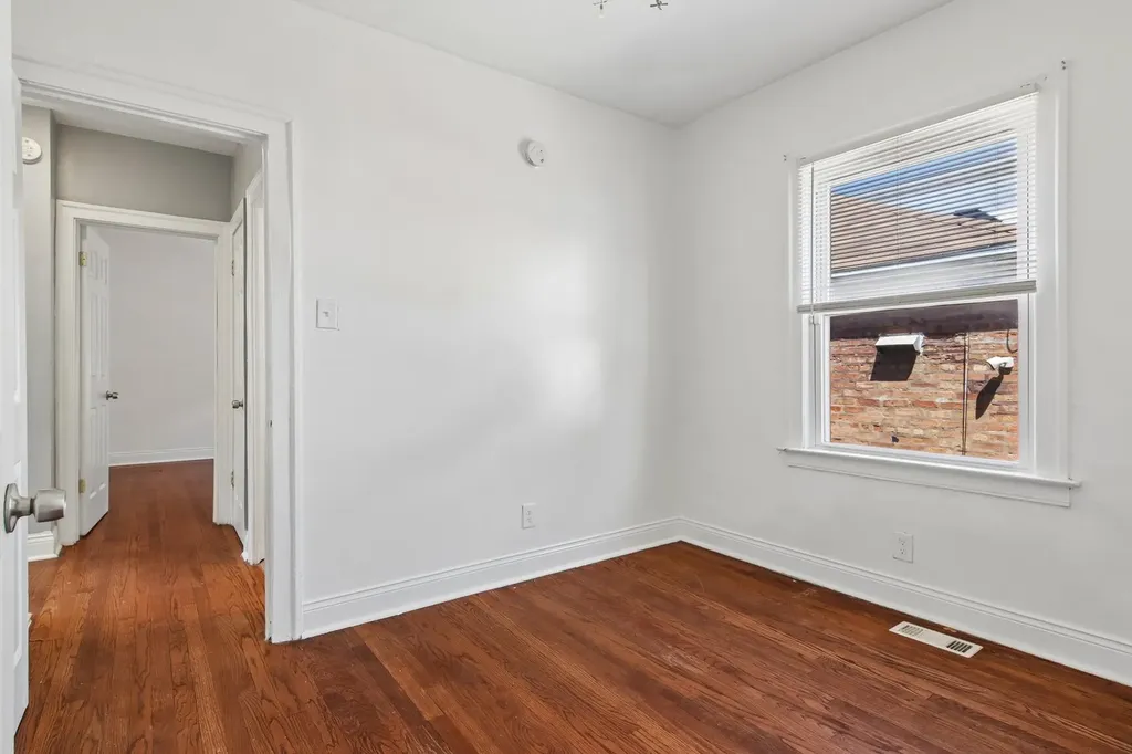 9913 South Parnell Avenue Chicago IL 60628
