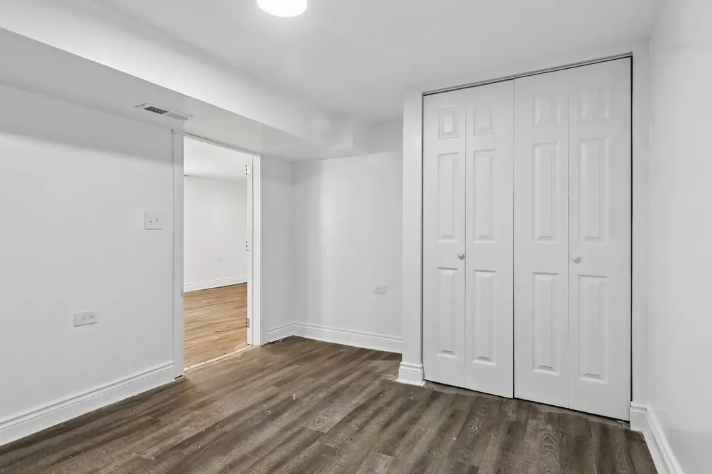 9913 South Parnell Avenue Chicago IL 60628