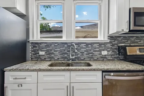9913 South Parnell Avenue Chicago IL 60628