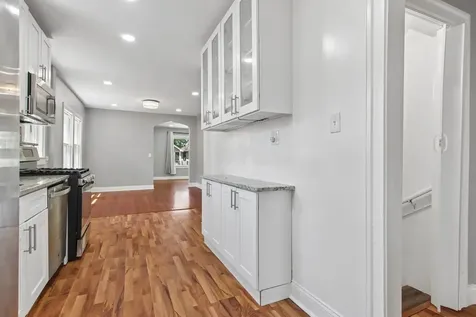 9913 South Parnell Avenue Chicago IL 60628