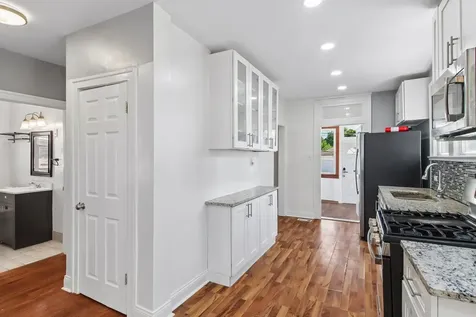 9913 South Parnell Avenue Chicago IL 60628